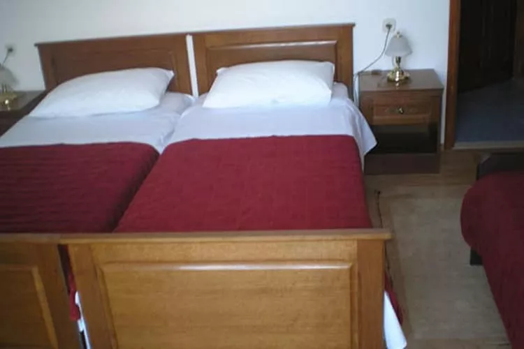 Guest House Hazdovac - Double Room with Balcony and Sea View-Slaapkamer