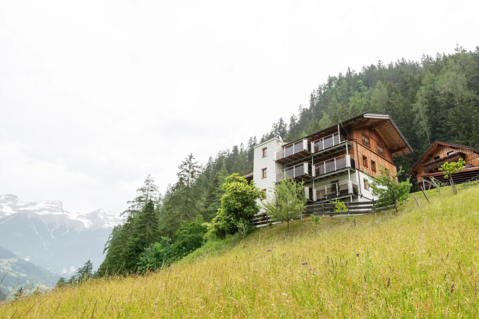 Bergappartements Schernthaner Tobadill-Buitenkant zomer