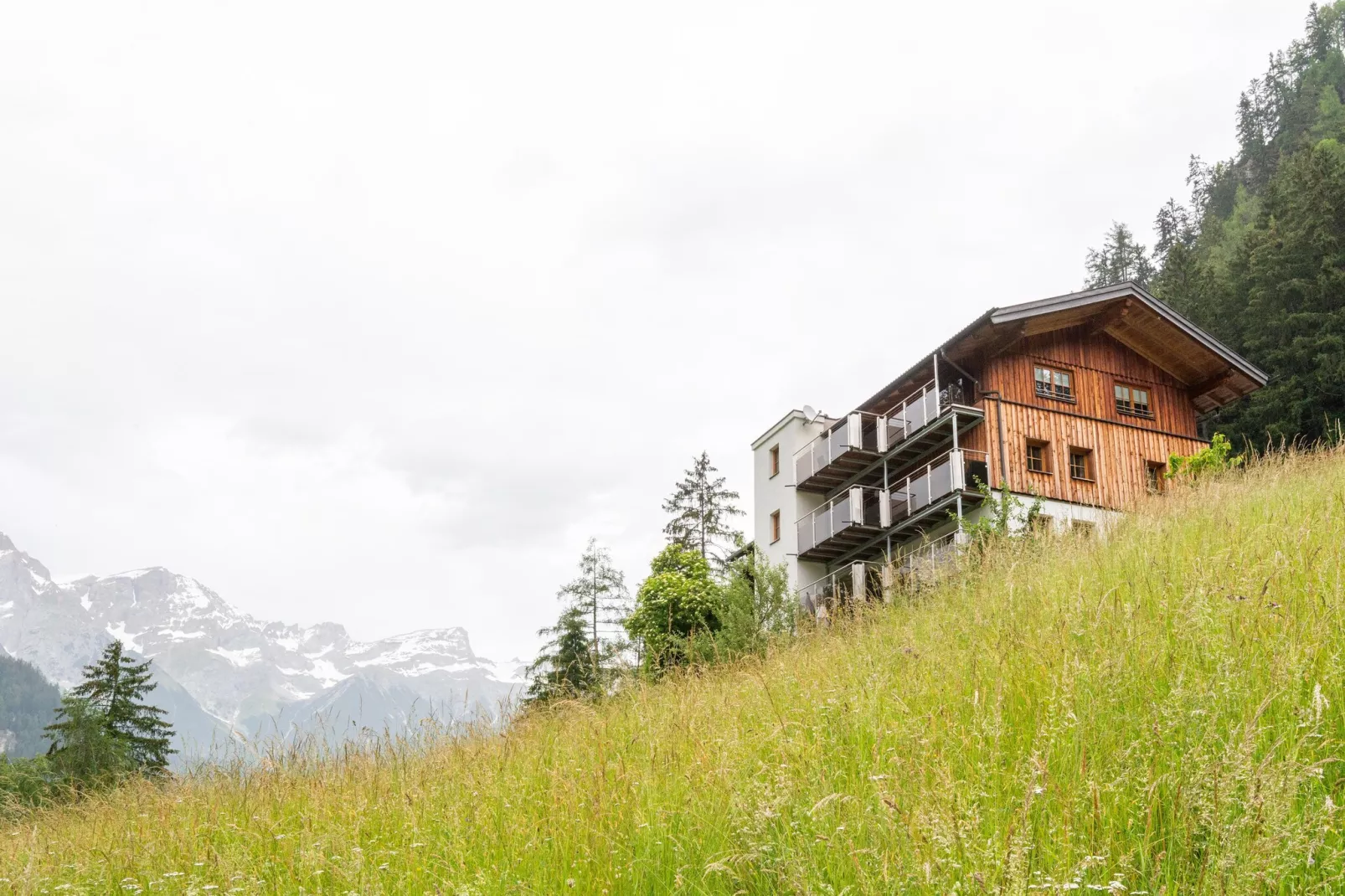 Bergappartements Schernthaner Tobadill-Buitenkant zomer