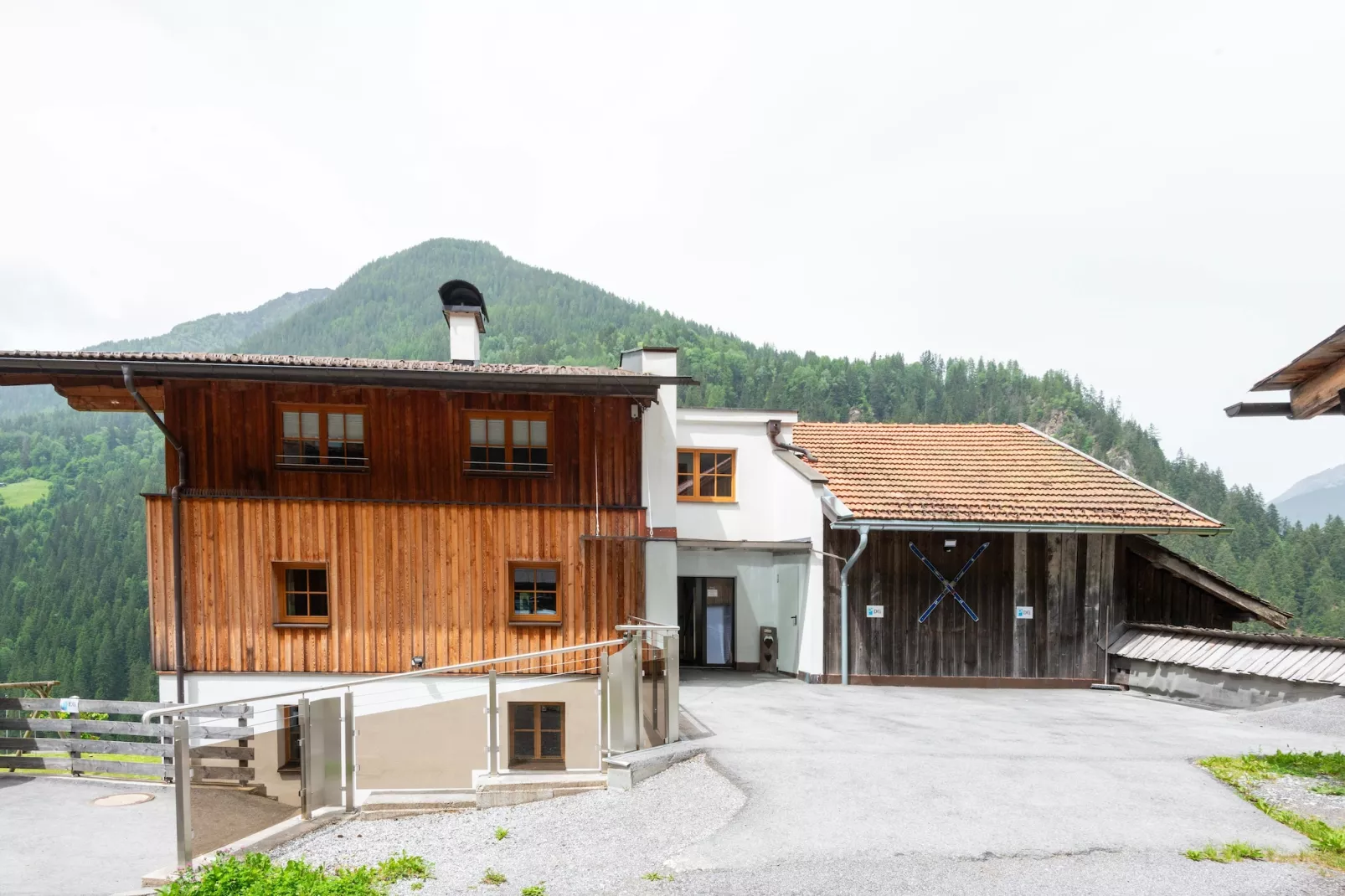 Bergappartements Schernthaner Tobadill-Buitenkant zomer