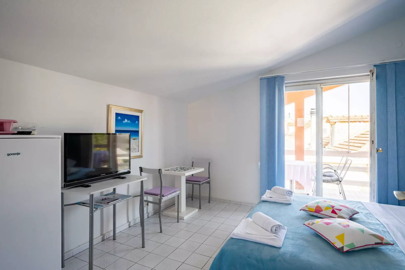 LaidBack Apartments - Standard One Bedroom Apartment with Balcony and Sea View (Azur)-Slaapkamer