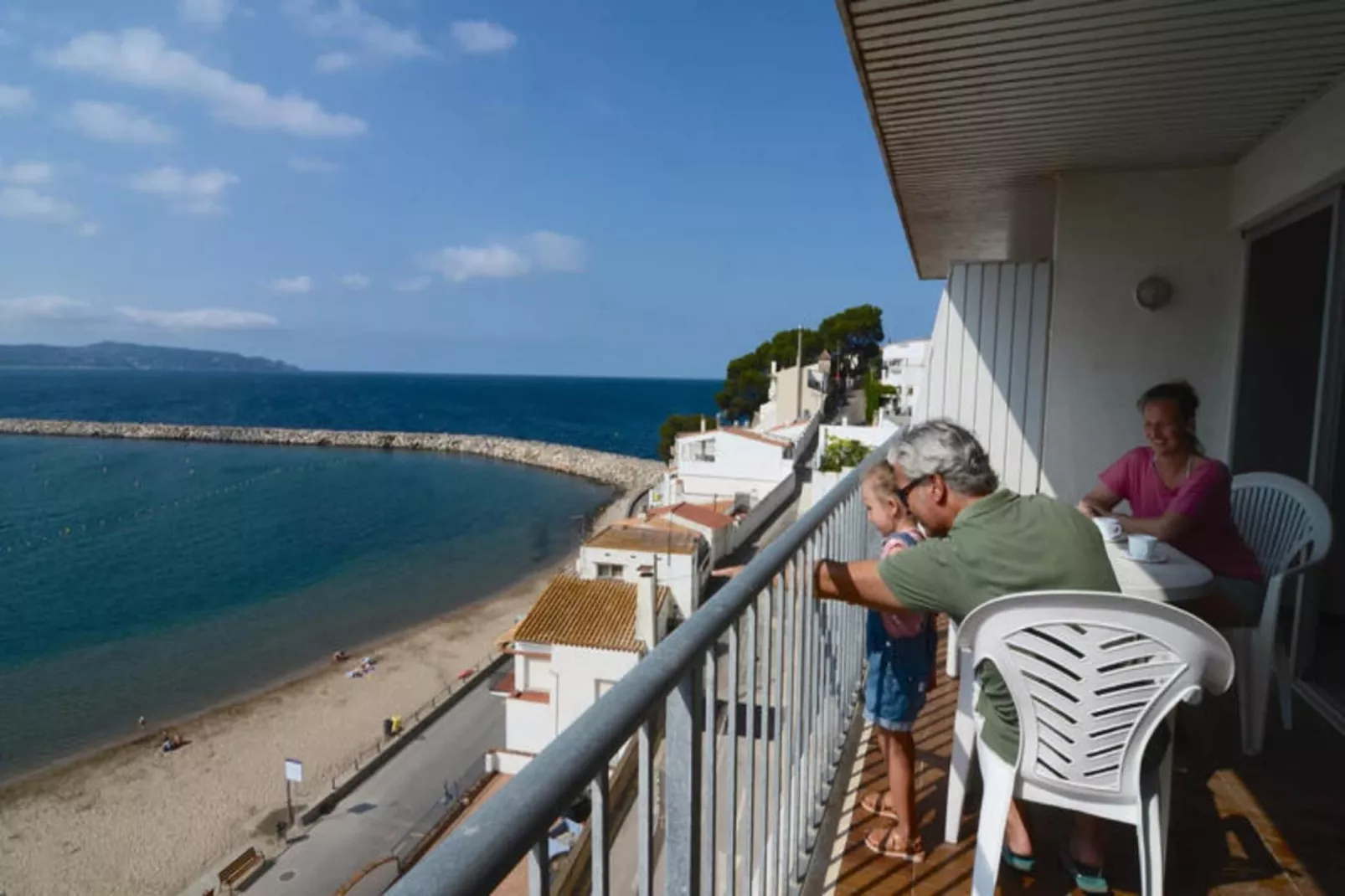 Appartements à L'Estartit-Buitenkant zomer