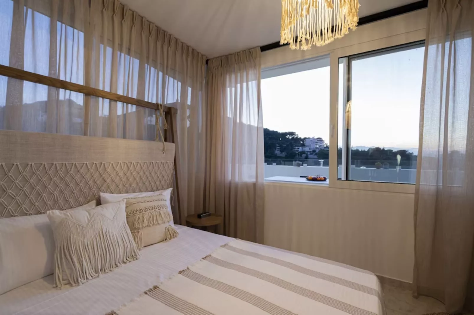 Helen Luxury Holiday House With Sea View-Slaapkamer