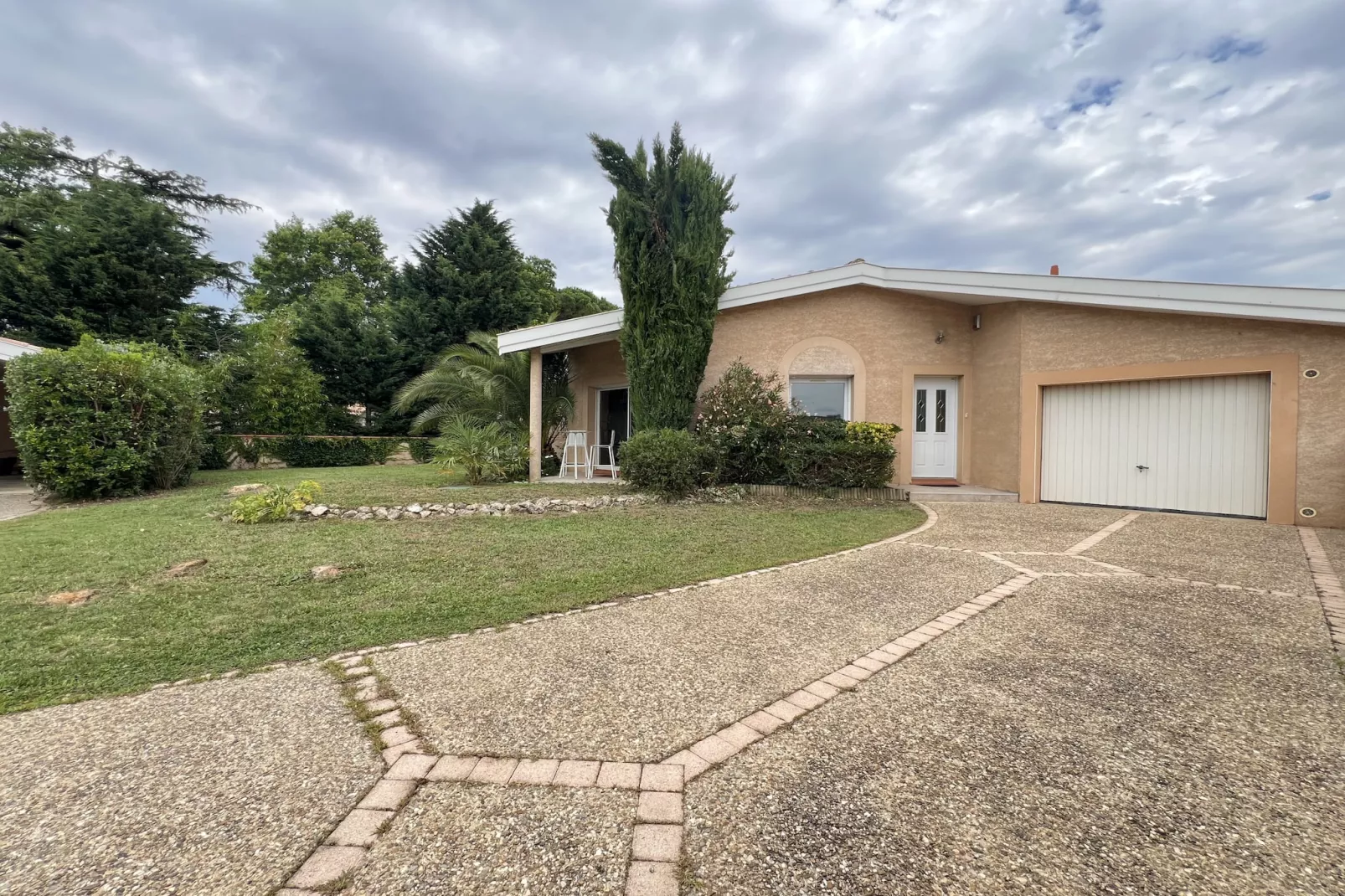 La Joviale, jolie maison avec Piscine & Jardin-Image-tags.