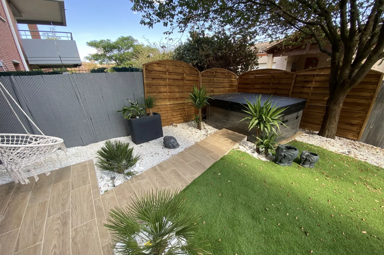 Le Jungle : T2 avec Jardin et Jacuzzi