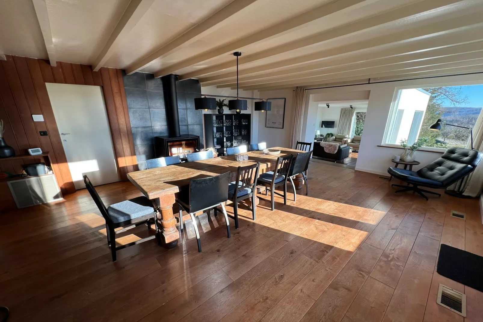 Mooi vrijstaande villa met sauna in Érezée-Eetkamer