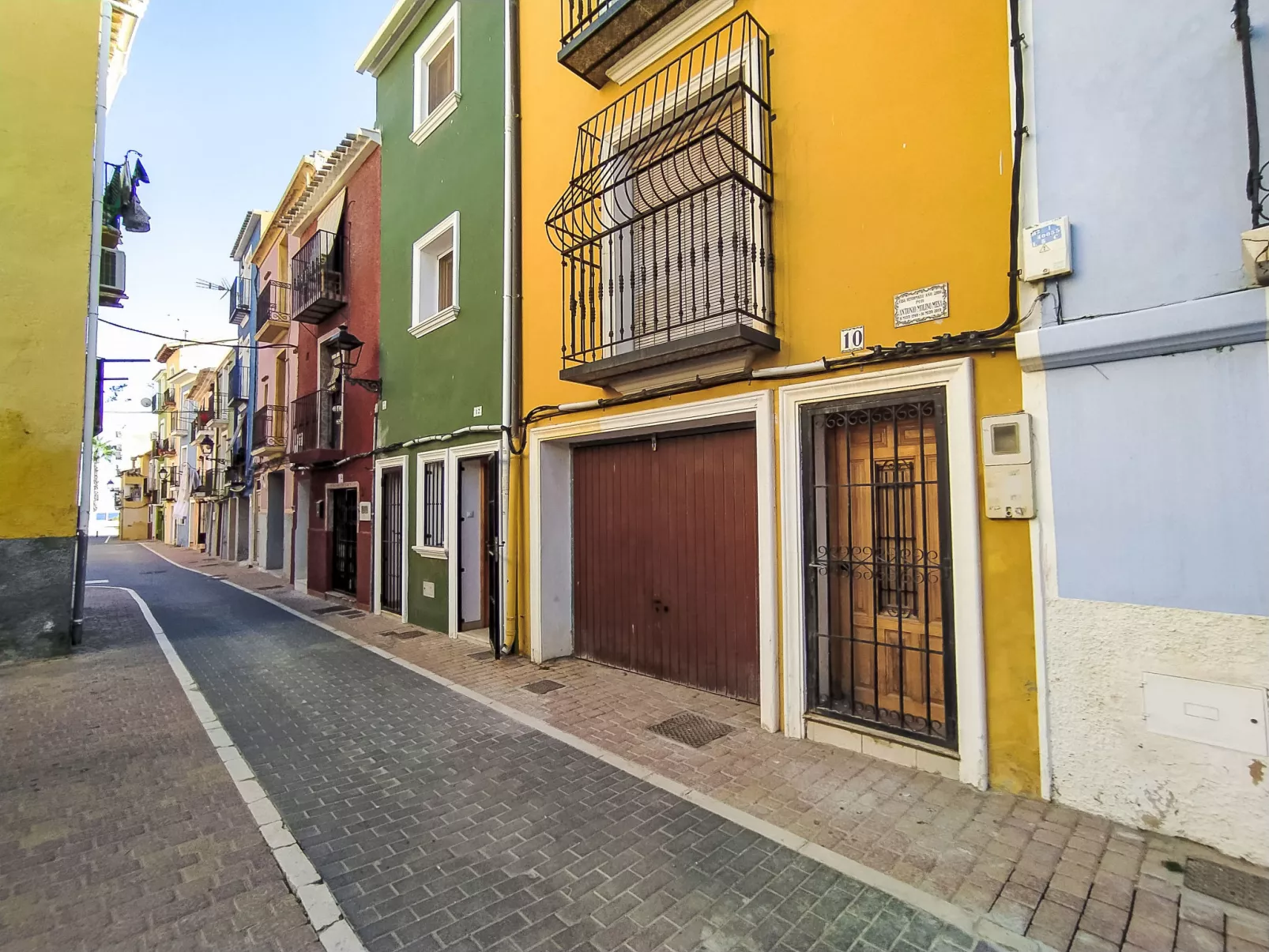 Colores al Mar-Binnen