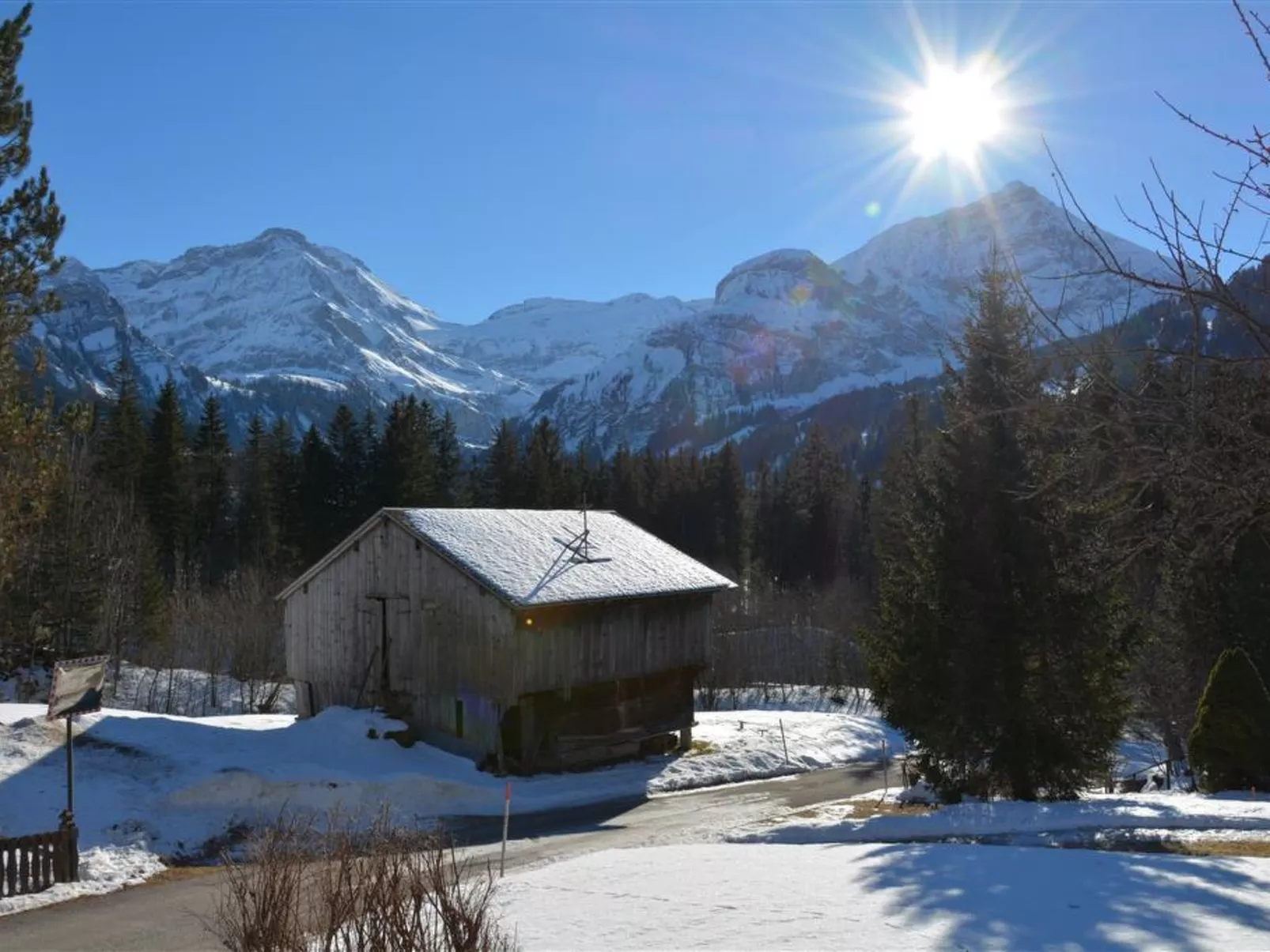 Minnehaha, Chalet-Buiten