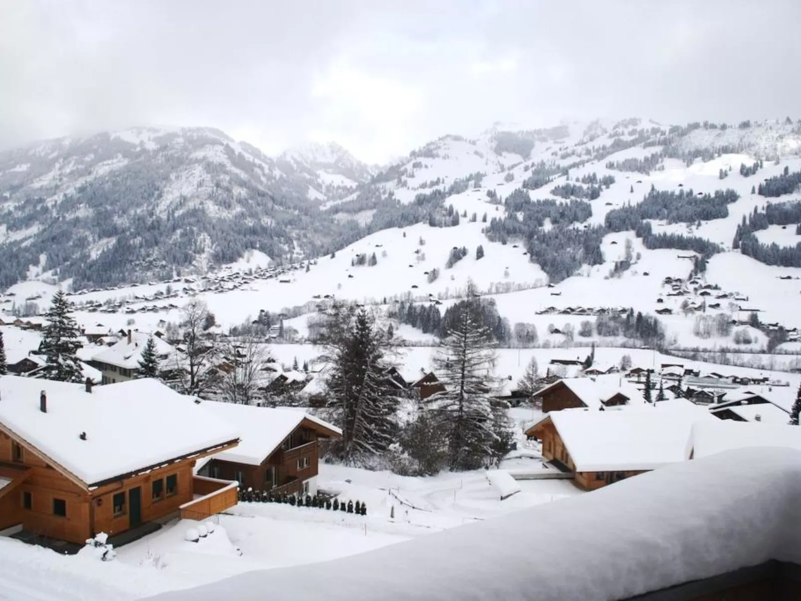 Nubes, Chalet-Binnen