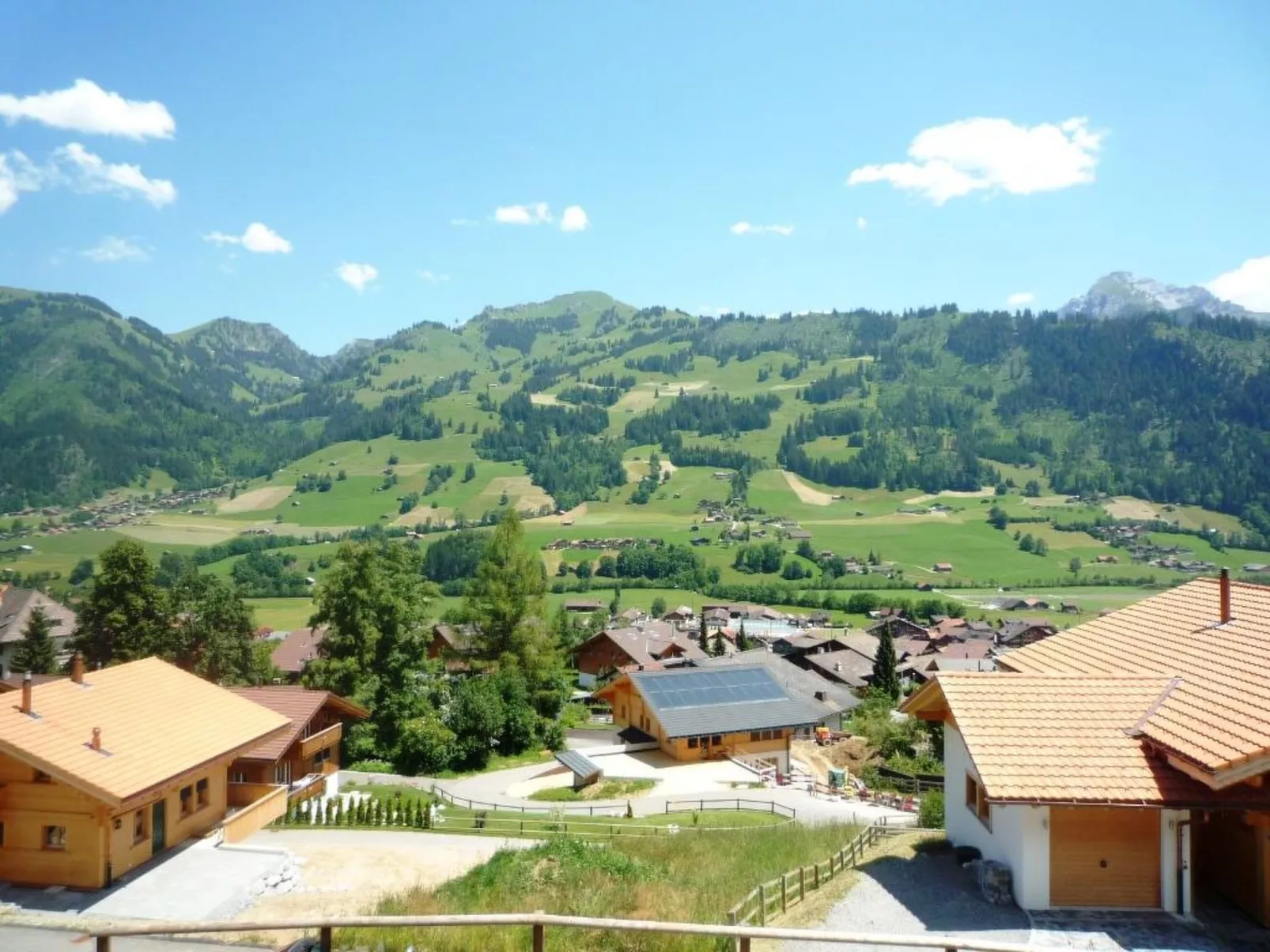 Nubes, Chalet-Buiten