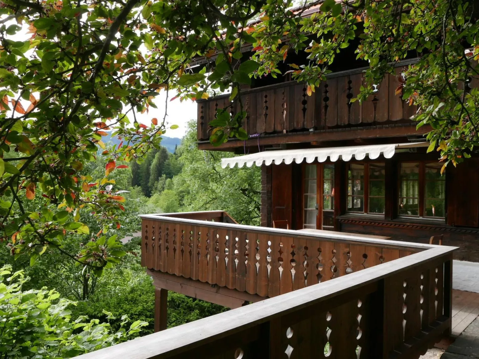 Tree-Tops, Chalet-Buiten