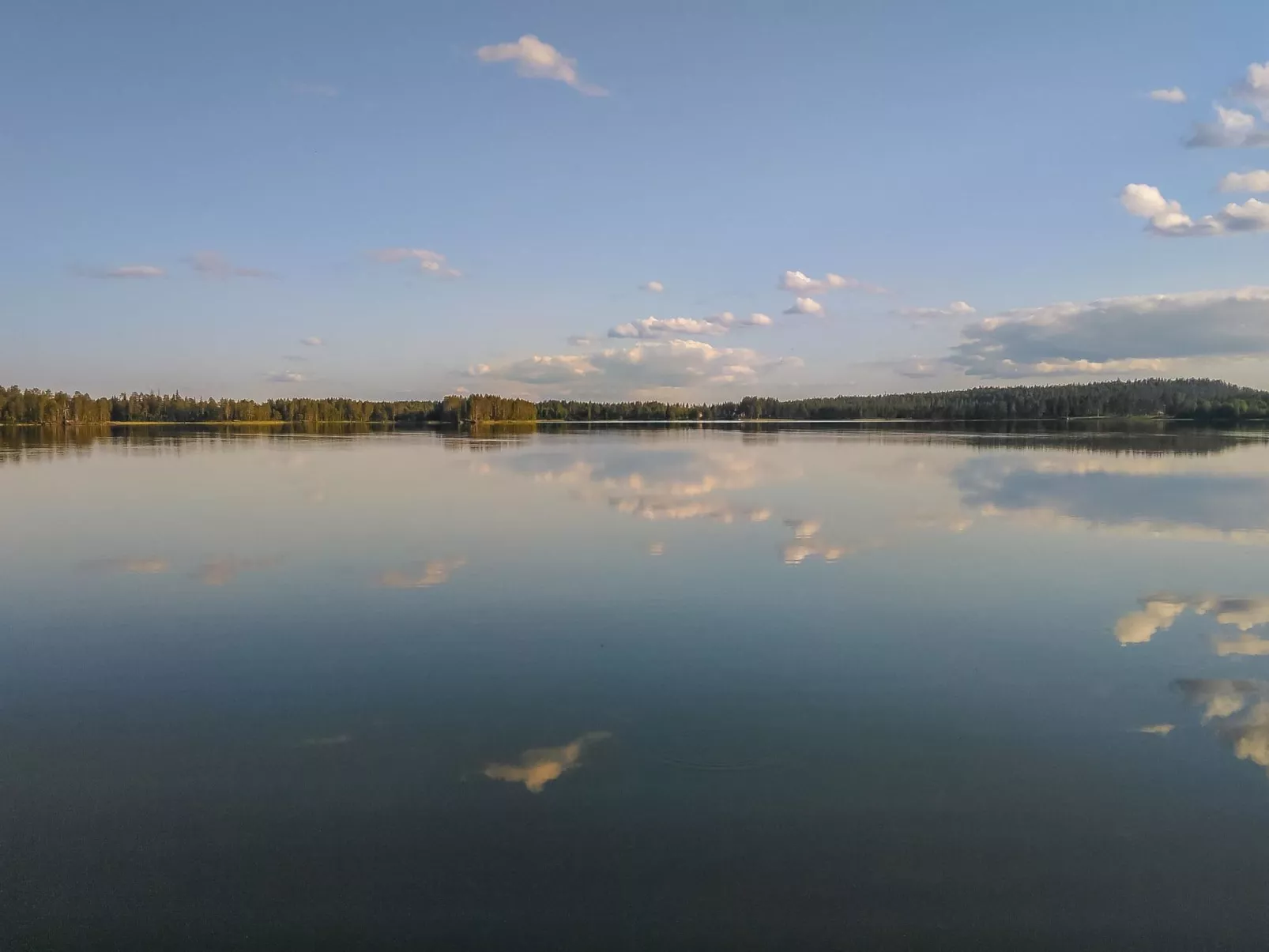 Lystikämän tupa-Buiten