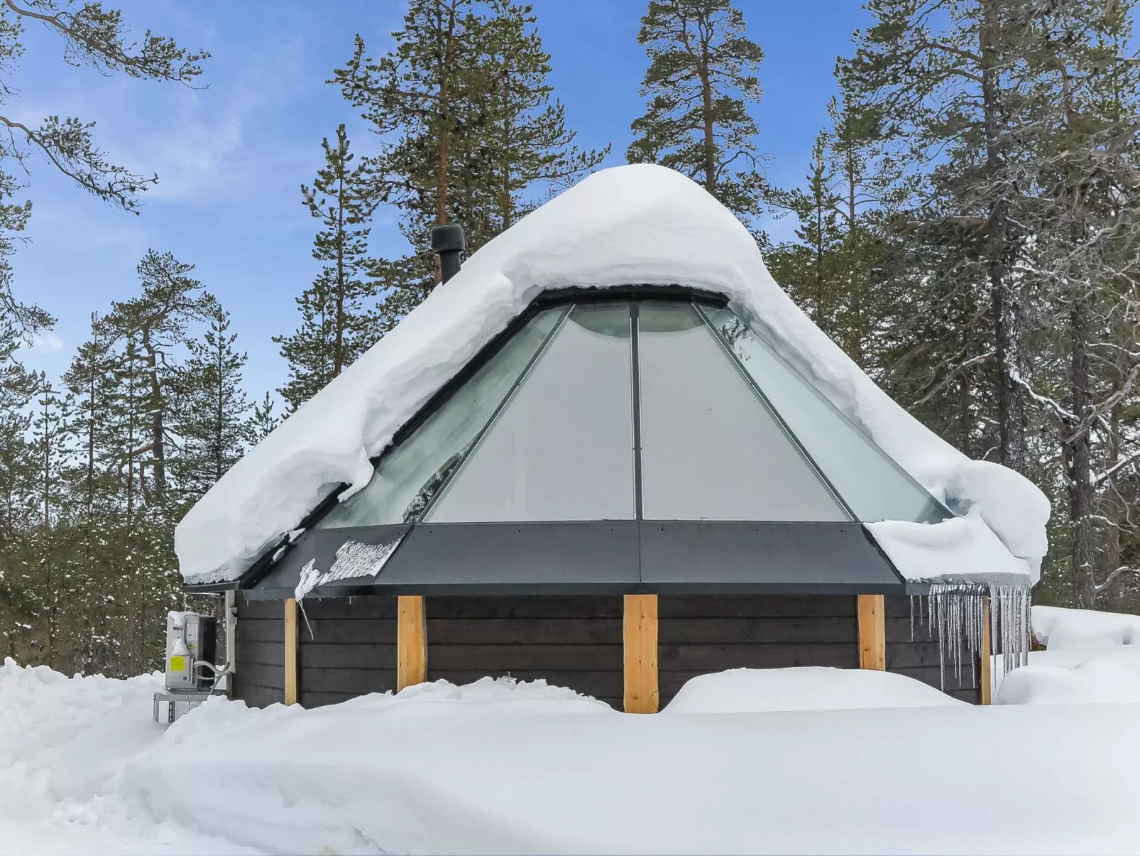 Arctic light hut-Buiten