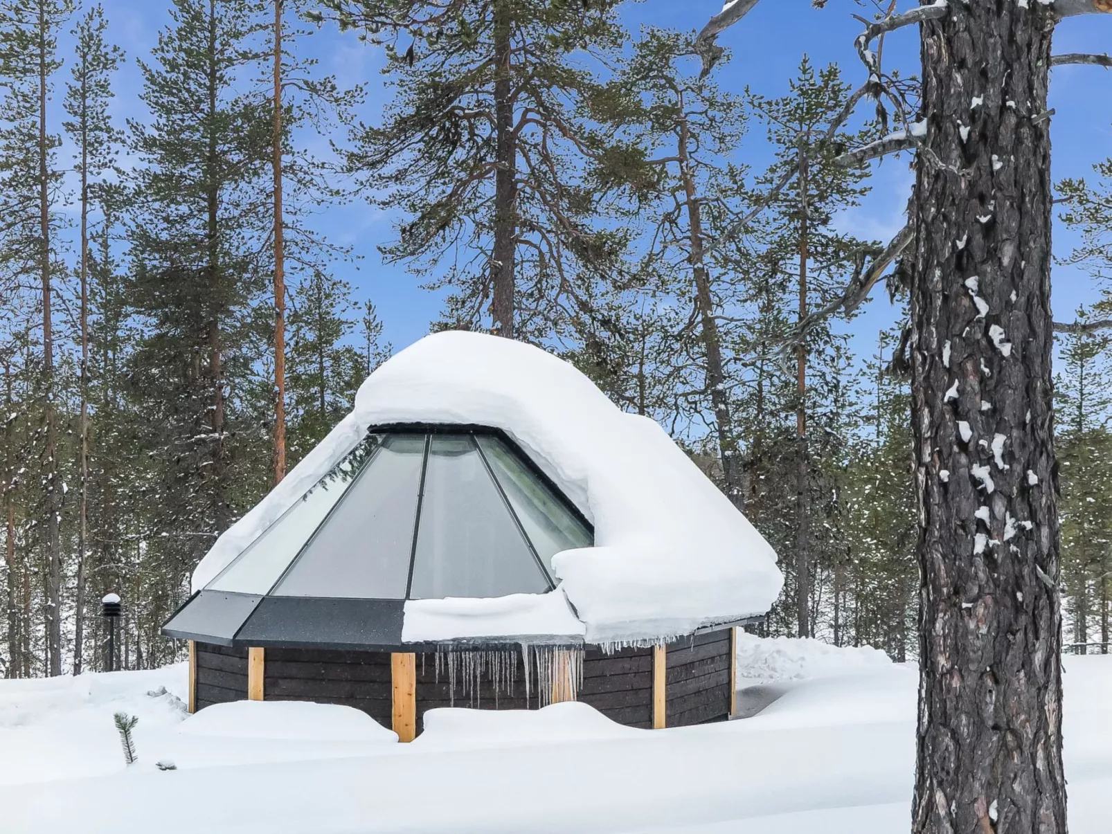 Arctic light hut-Buiten