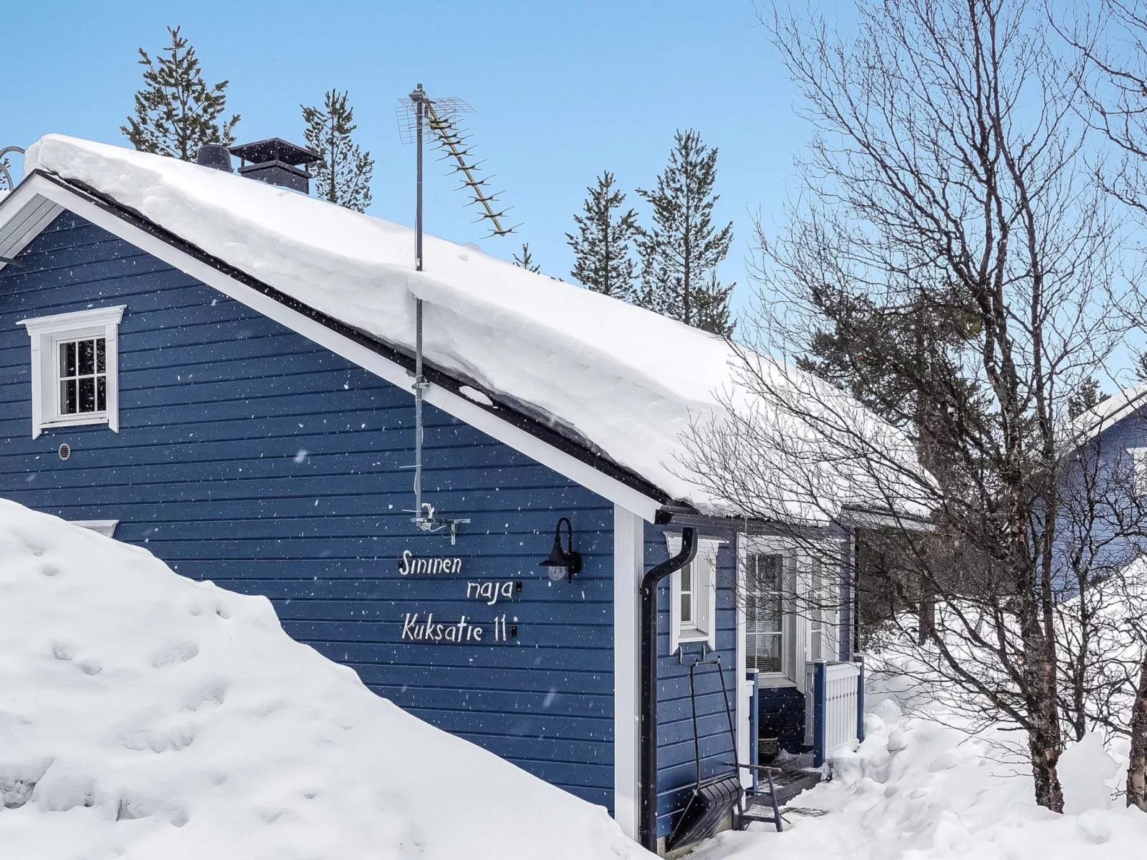 Sininen maja-Buiten