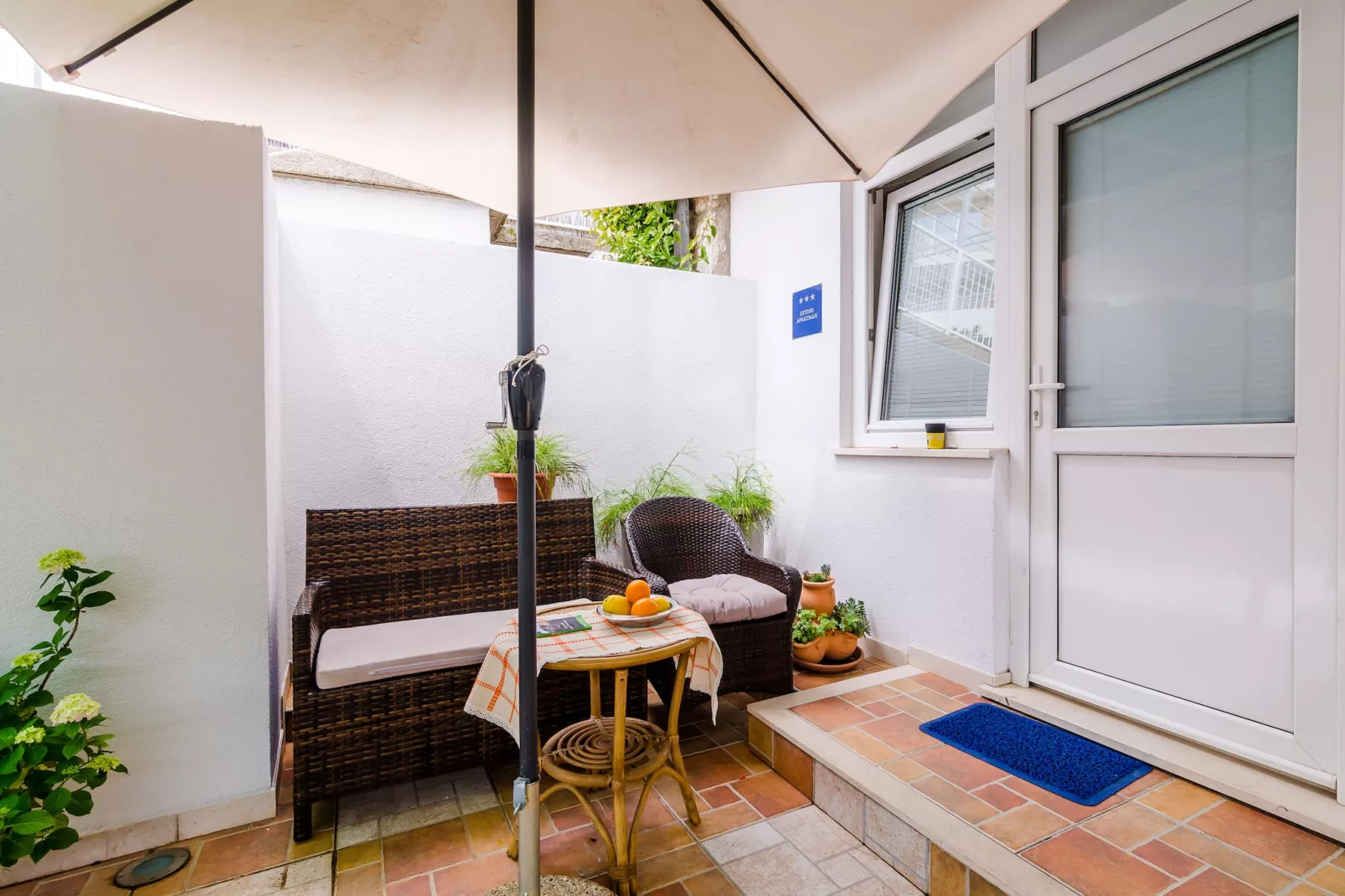 Apartments Captain - One Bedroom Apartment with Terrace (3 Adults)-Terras