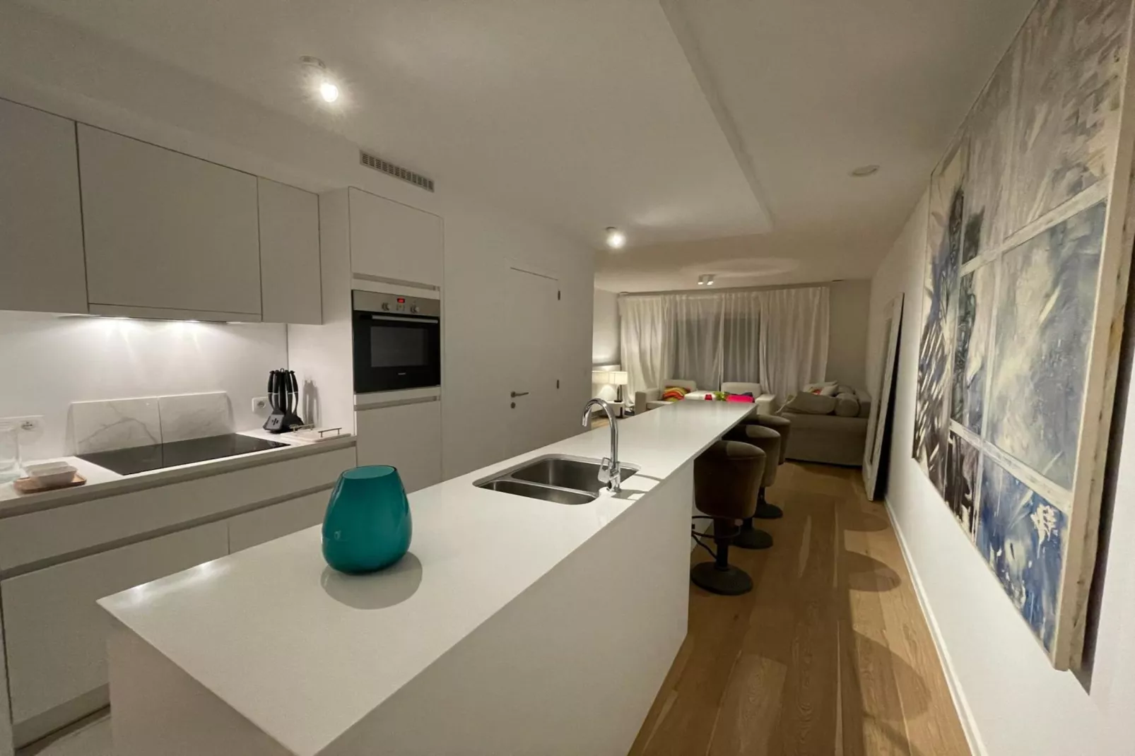 Luxe appartement Montoyer-Keuken