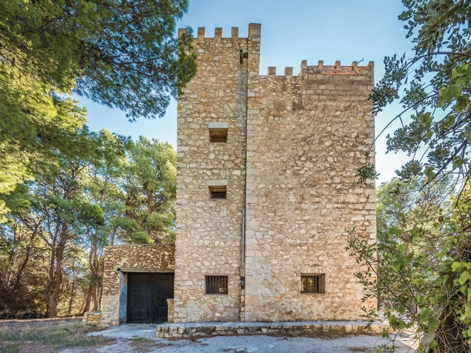 Torre Morralla-Buiten