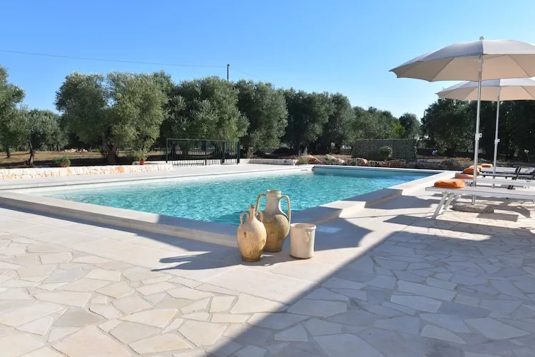 Villa Trulli dell'amore mit beheiztem Pool in Ostuni-Zwembad