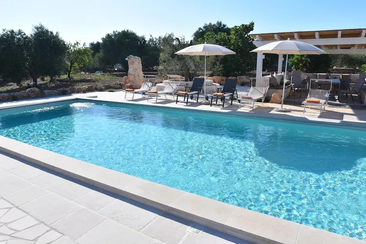 Villa Trulli dell'amore mit beheiztem Pool in Ostuni-Zwembad