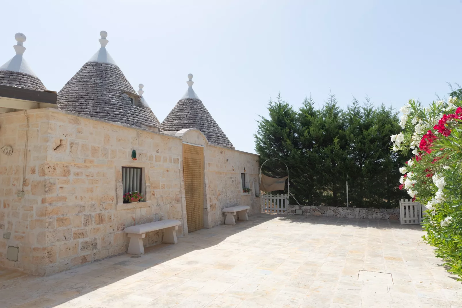 Trullo Filippo Ostuni-Buitenkant zomer