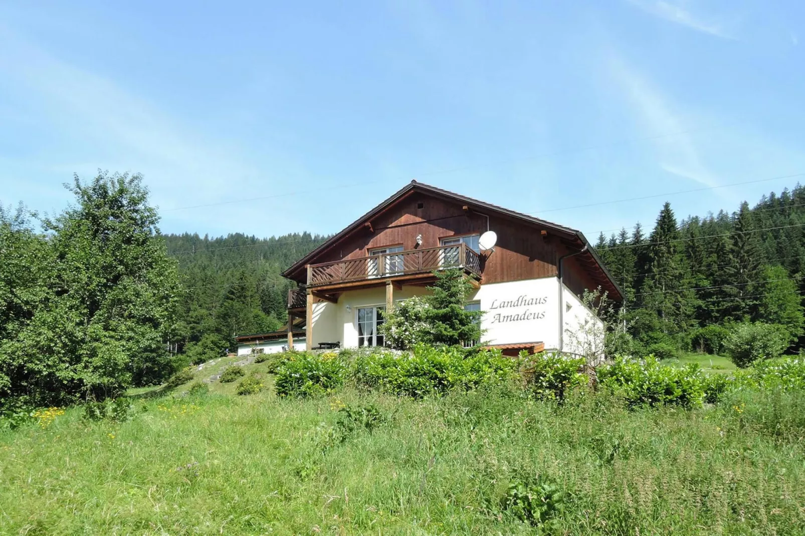 Landhaus Amadeus - ganzes Haus-Buitenkant zomer