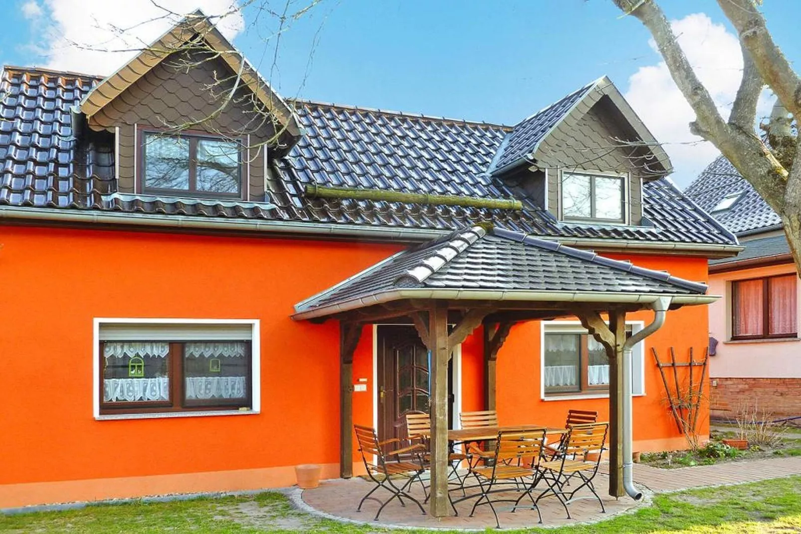 Ferienhaus Zum Storchennest-Buitenkant zomer