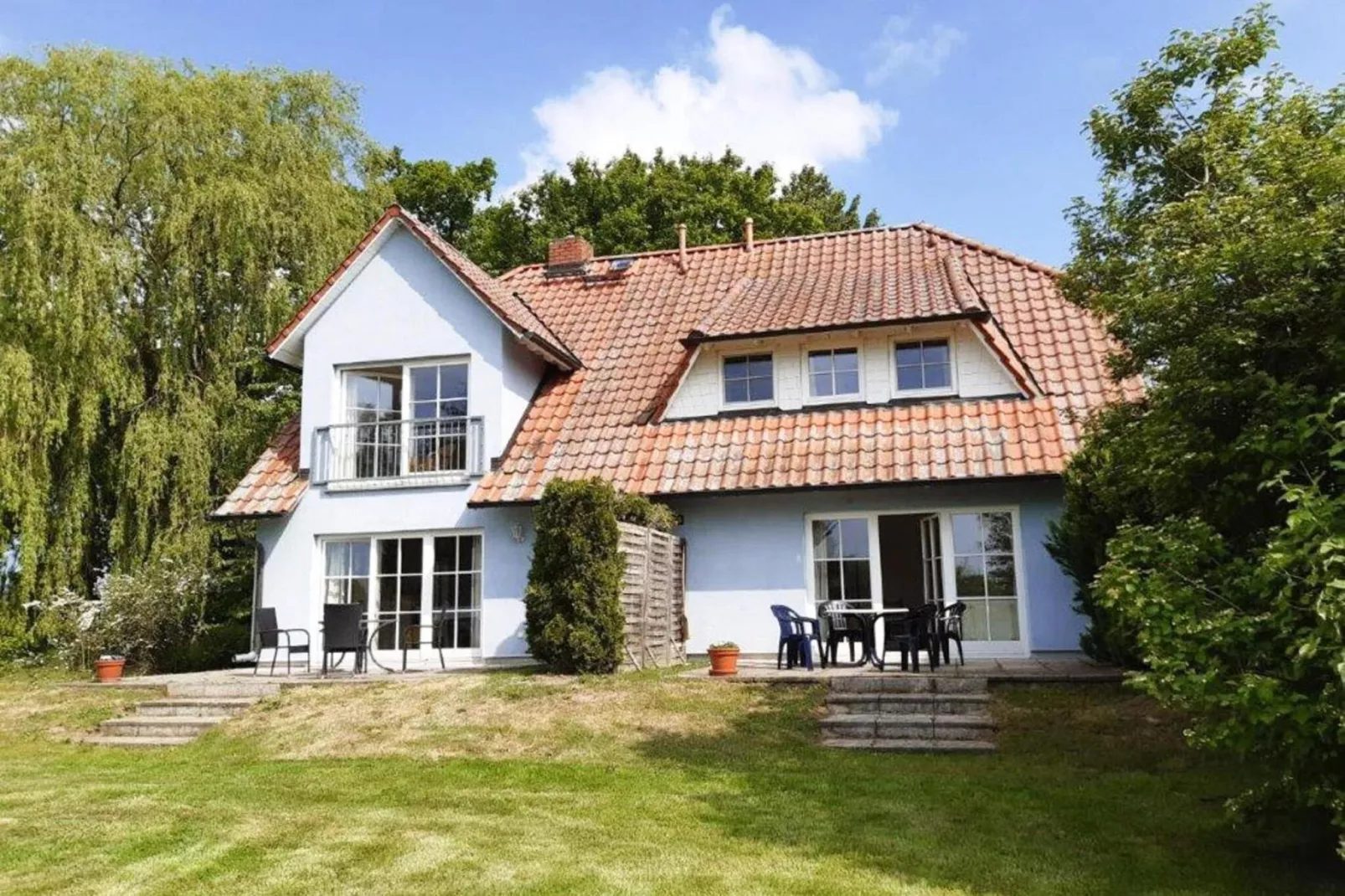 Wohnung oben rechts-Buitenkant zomer