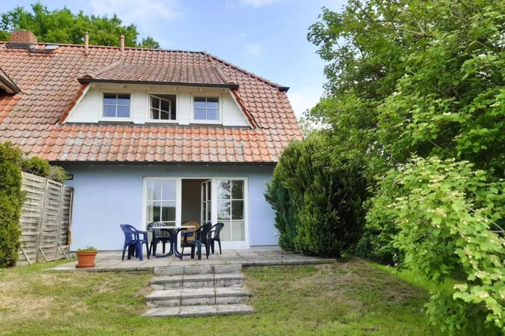 Wohnung oben rechts-Buitenkant zomer