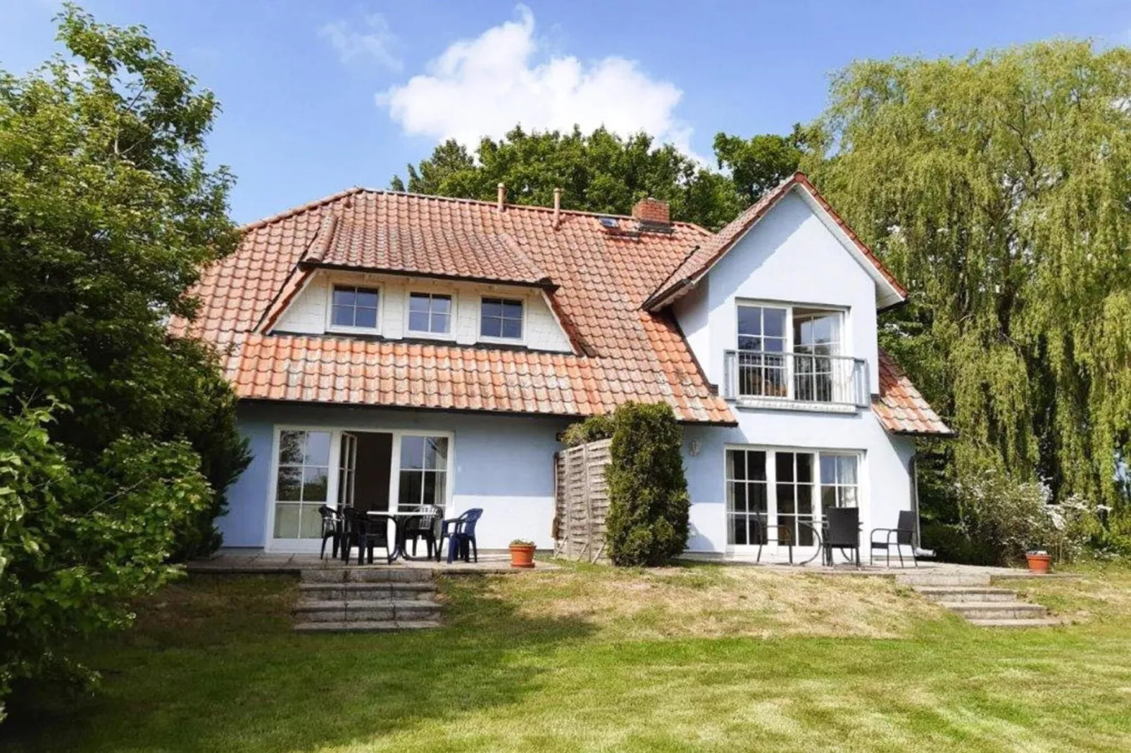 Wohnung oben rechts-Buitenkant zomer