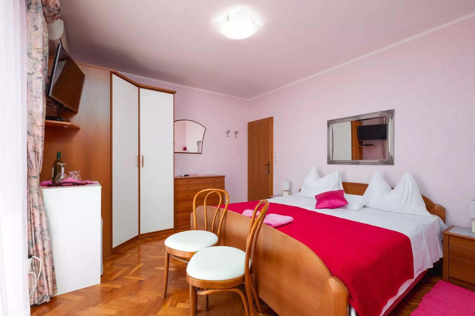 Rooms Tupina by Paulina - Comfort Double Room with Balcony and Sea View (Room 1)-Sfeer