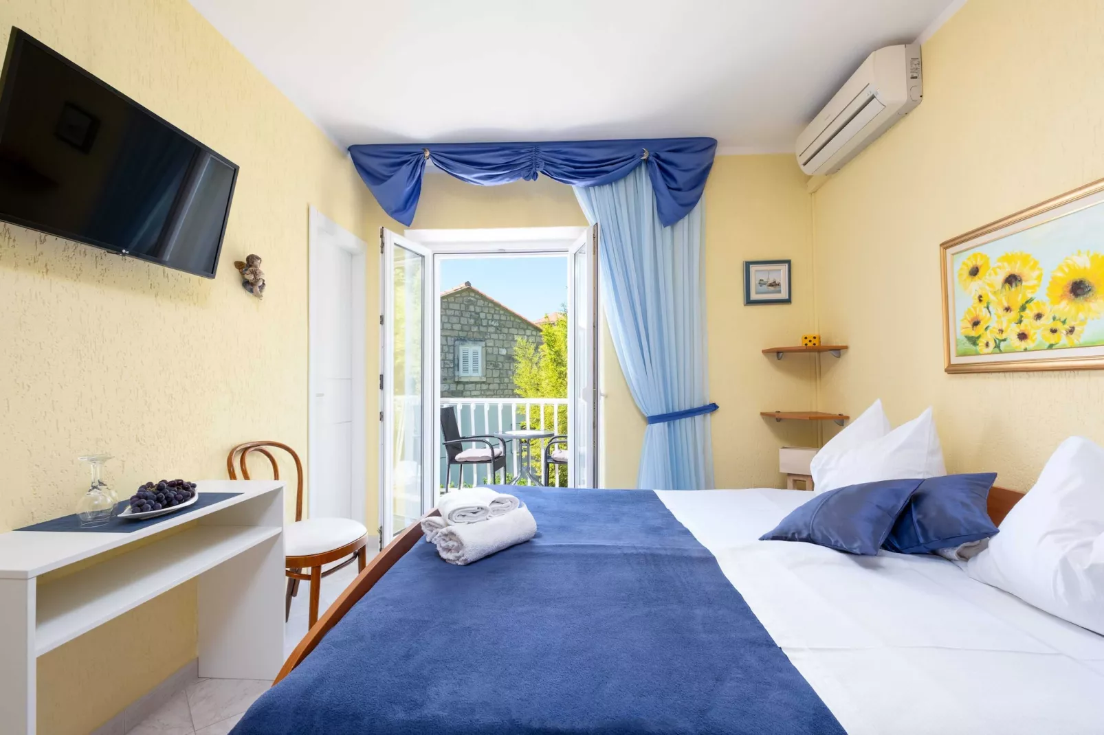 Rooms Tupina by Paulina - Standard Double Room with Balcony and Sea View (Room 3)-Sfeer