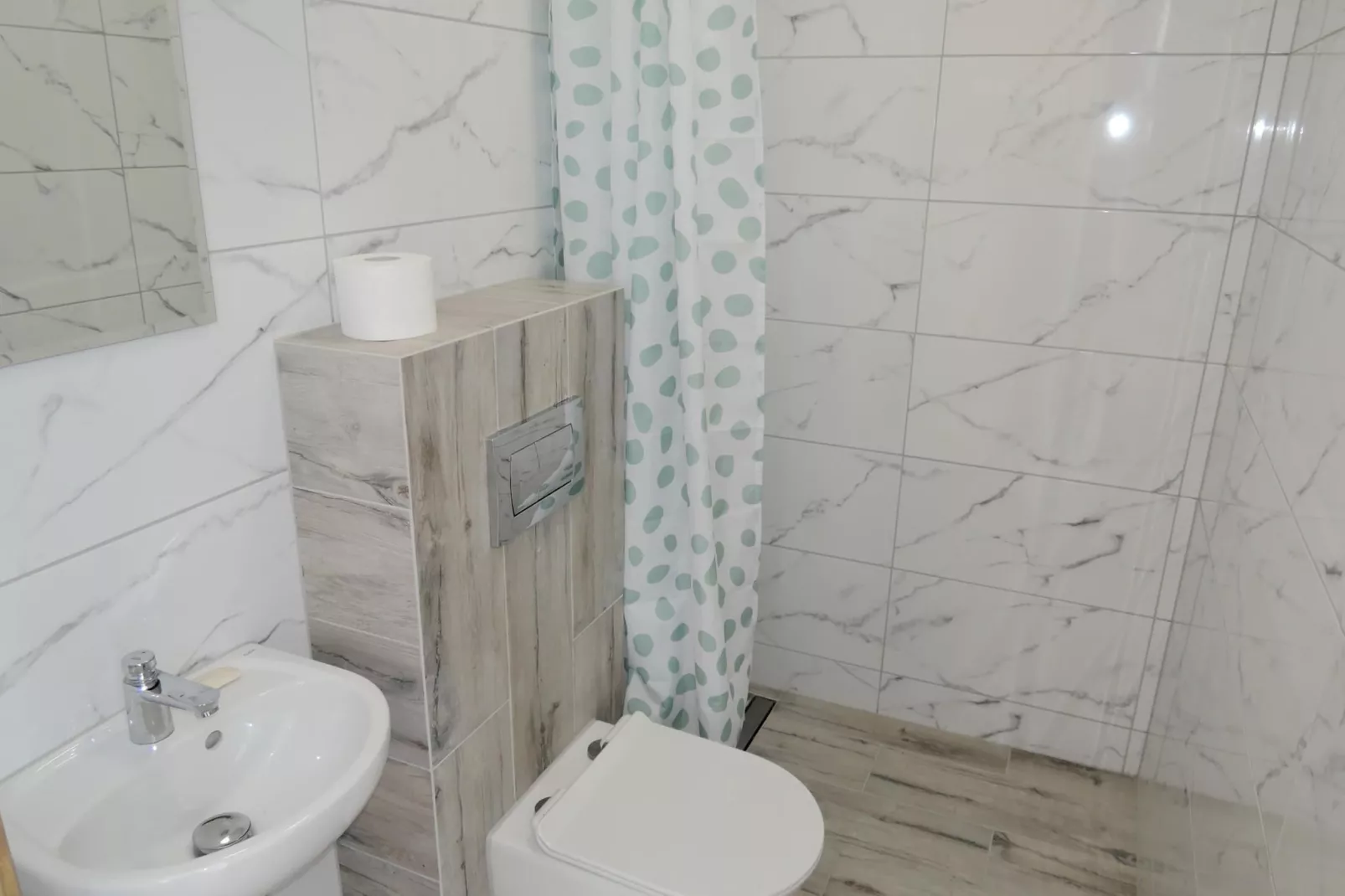 Apartament na 2 piętrze-Badkamer