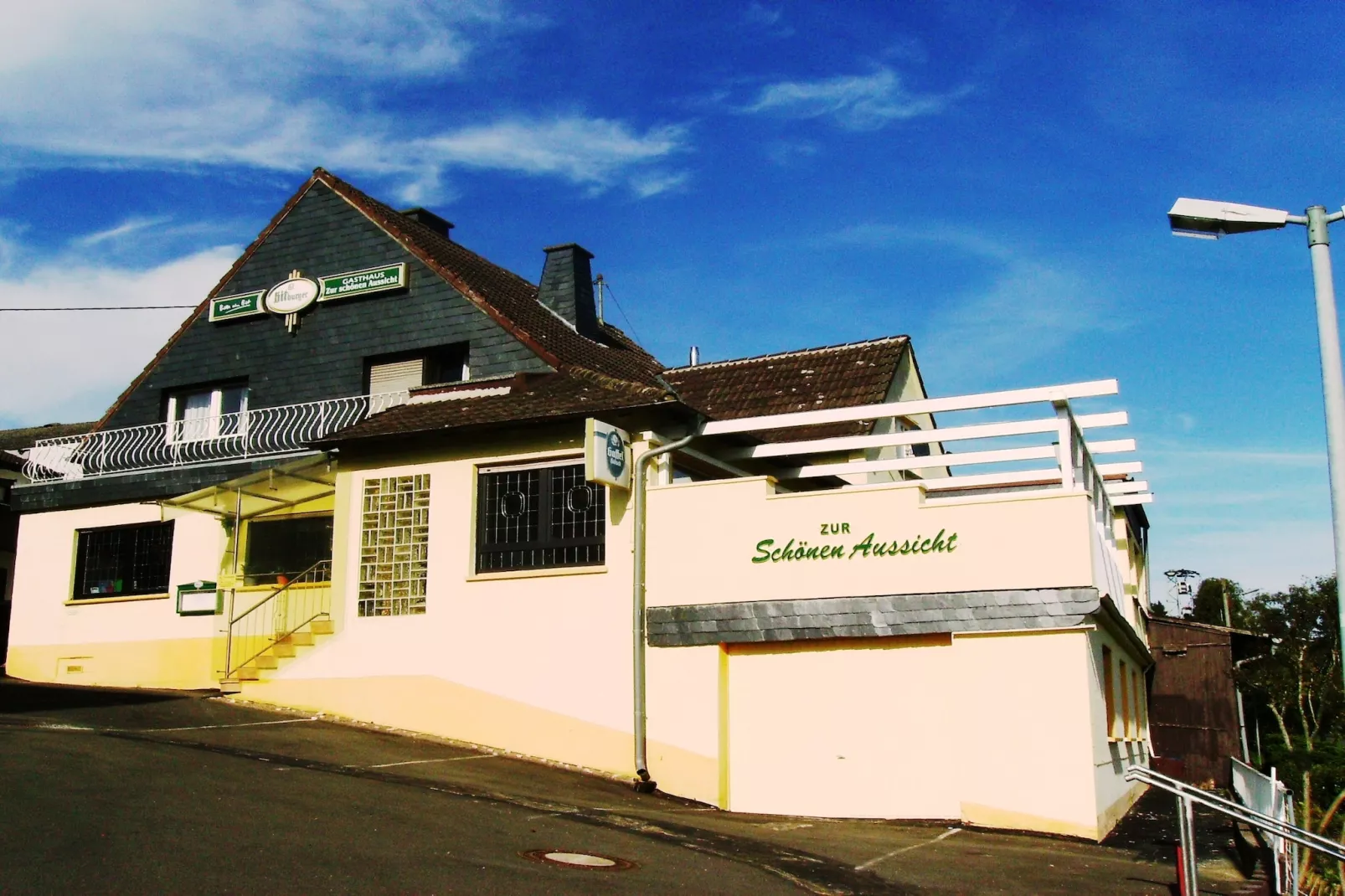 Zur Schöne Aussicht-Buitenkant zomer