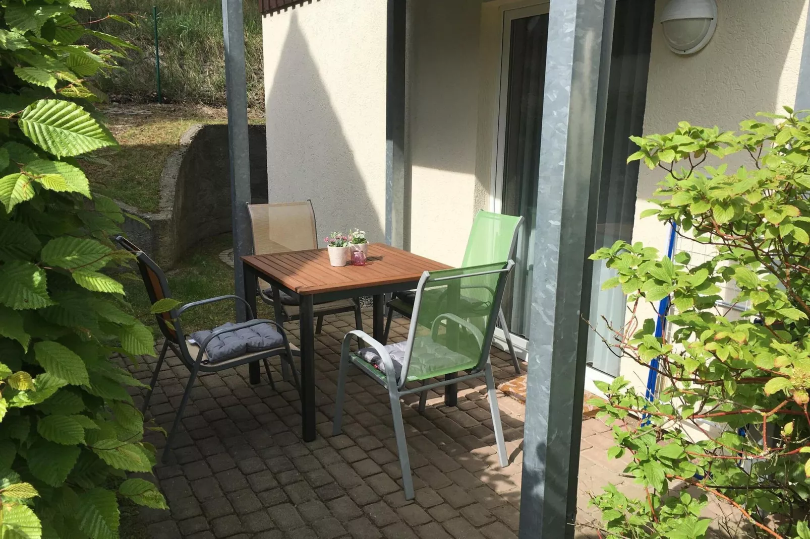 EG Rechts Haus 4 Nr 10-Terrasbalkon