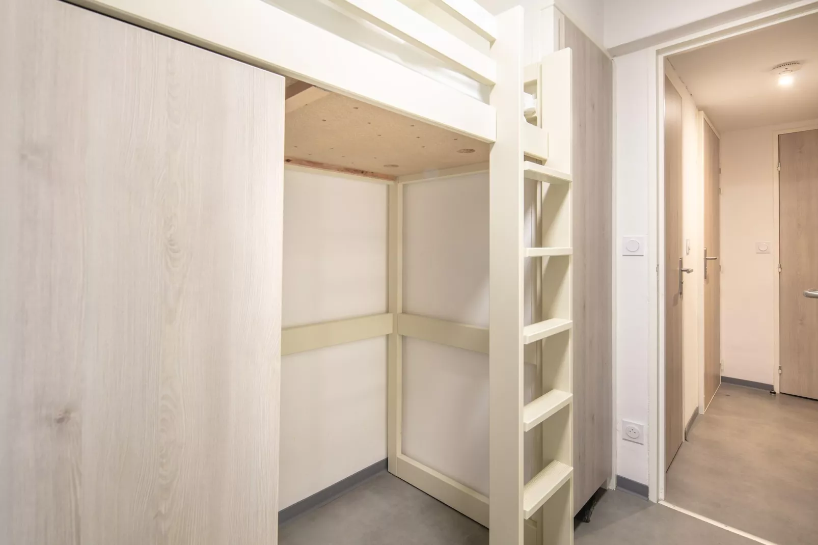 Appartement 2 Pièces 4 Personnes 1  bébé Etage-Slaapkamer