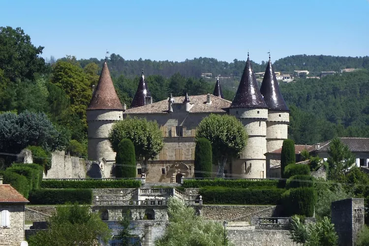 Steinhaus in Chambonas / Les Cèdres-Gebieden zomer 1km