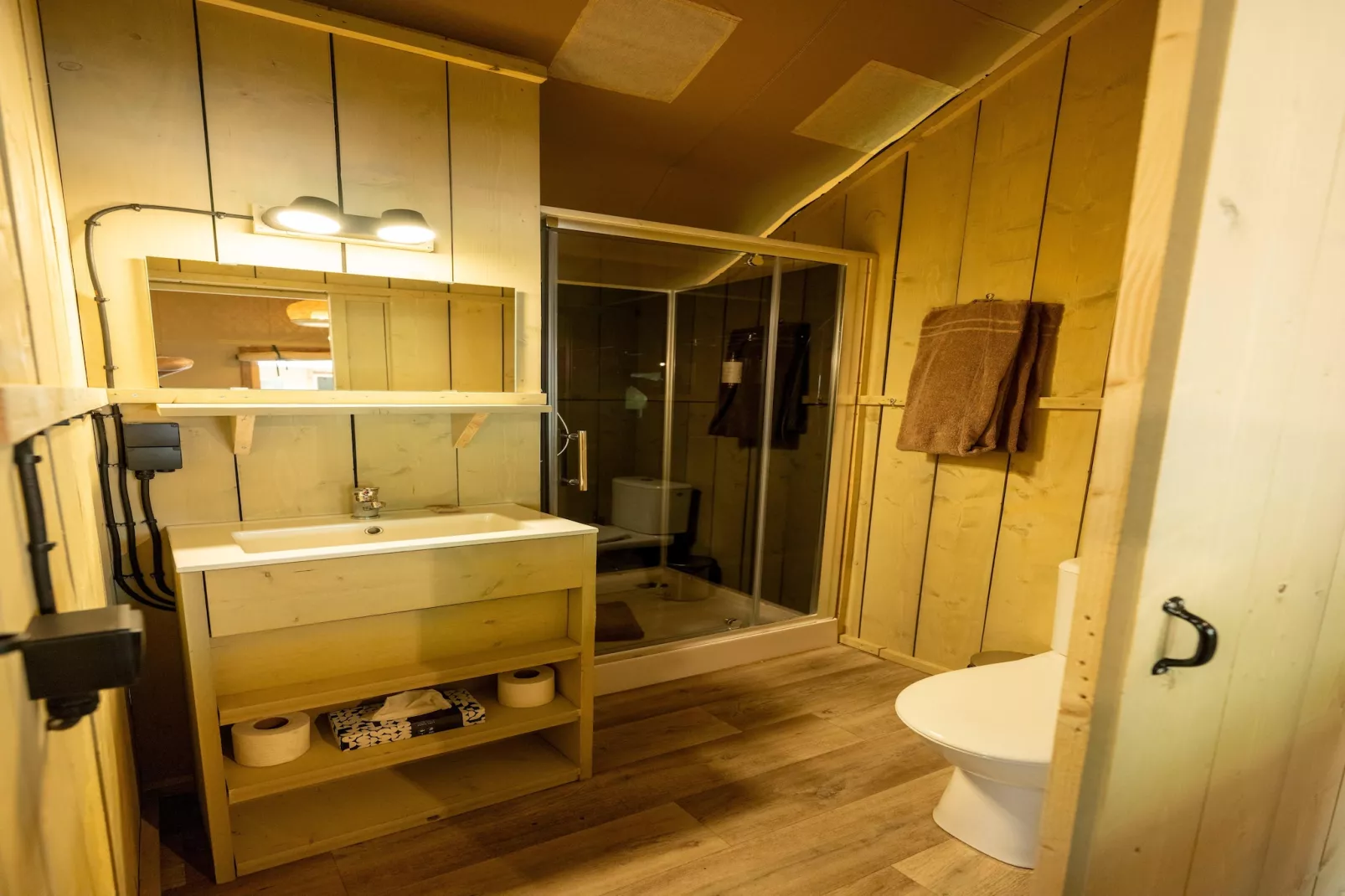 Tongasoa-Lodges 4 Personen-Badkamer