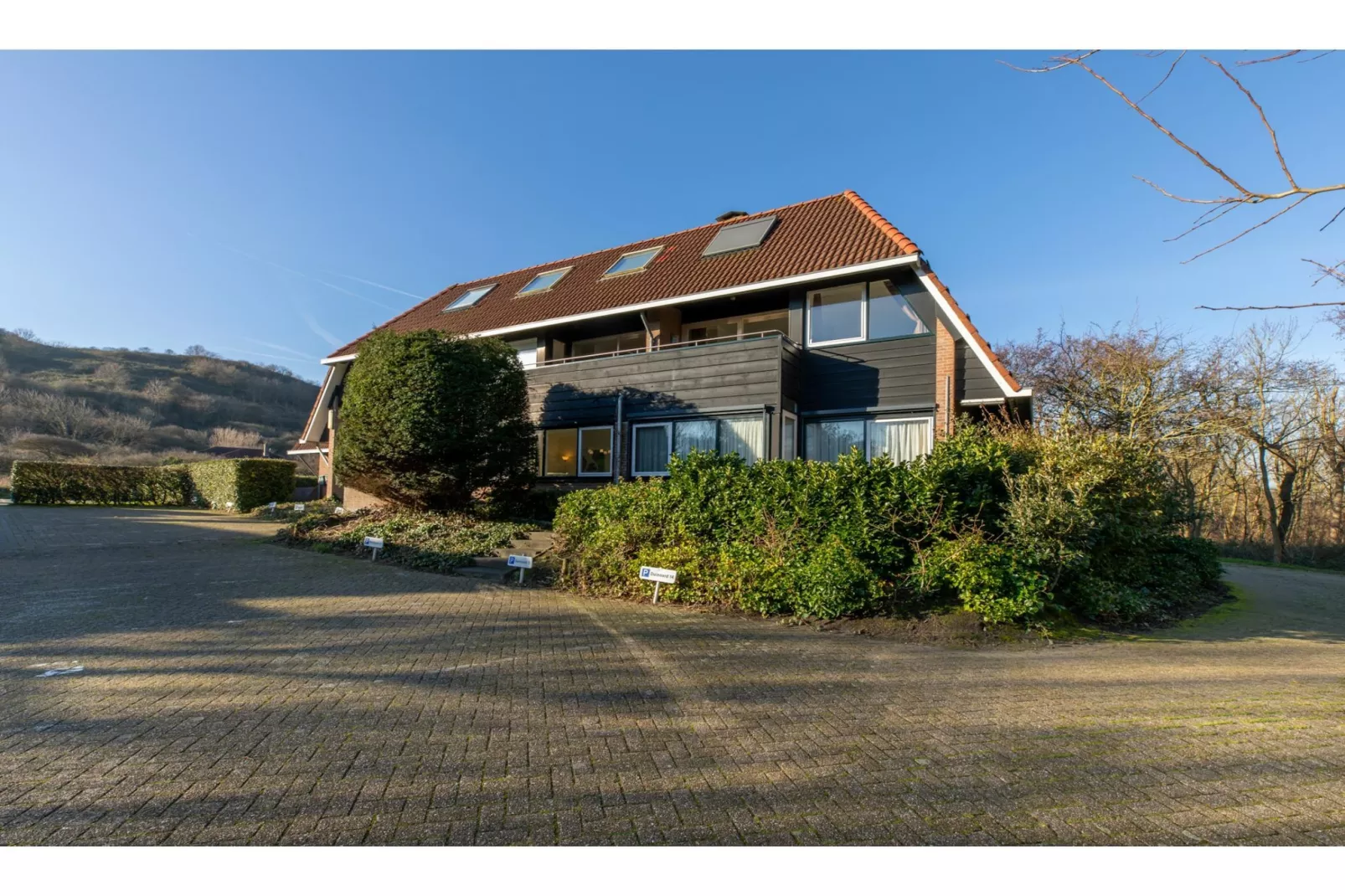 Appartement 'Duinoord' - Duinweg 117-12  Zoutelande-Buitenkant zomer