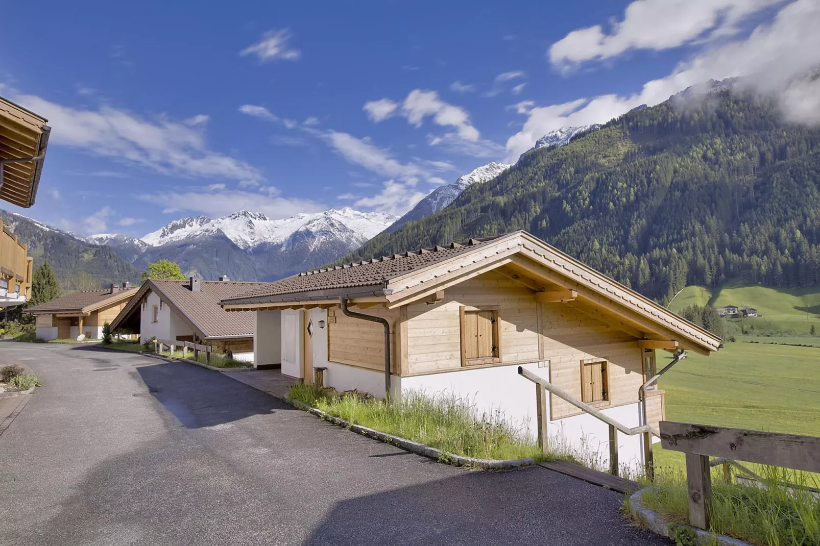 Heidi's Alm Hütte-Buitenkant zomer