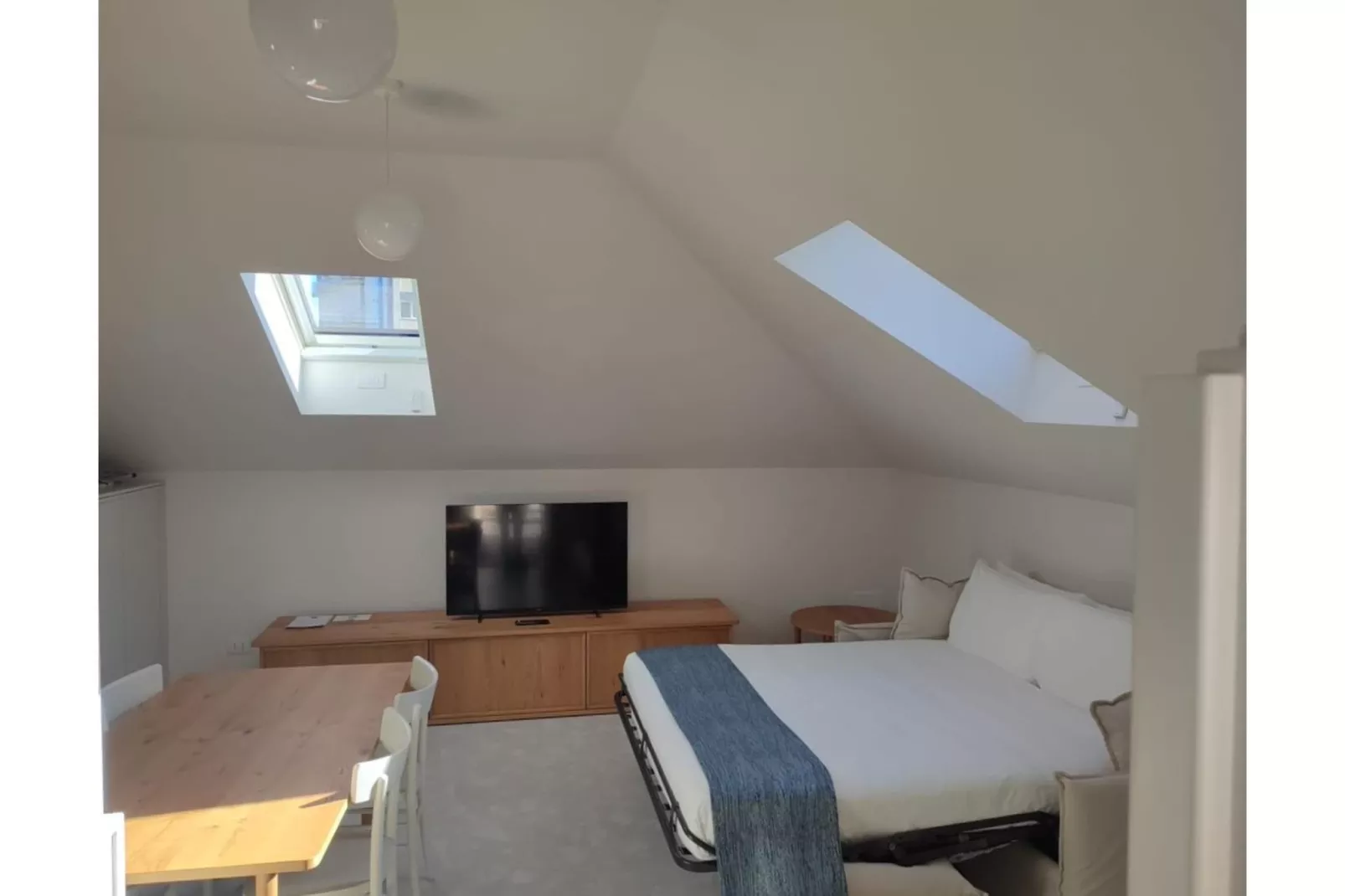 APARTMENTS ALAXIA LUXURY STUDIO APT 2 PAX ATTIC-Slaapkamer