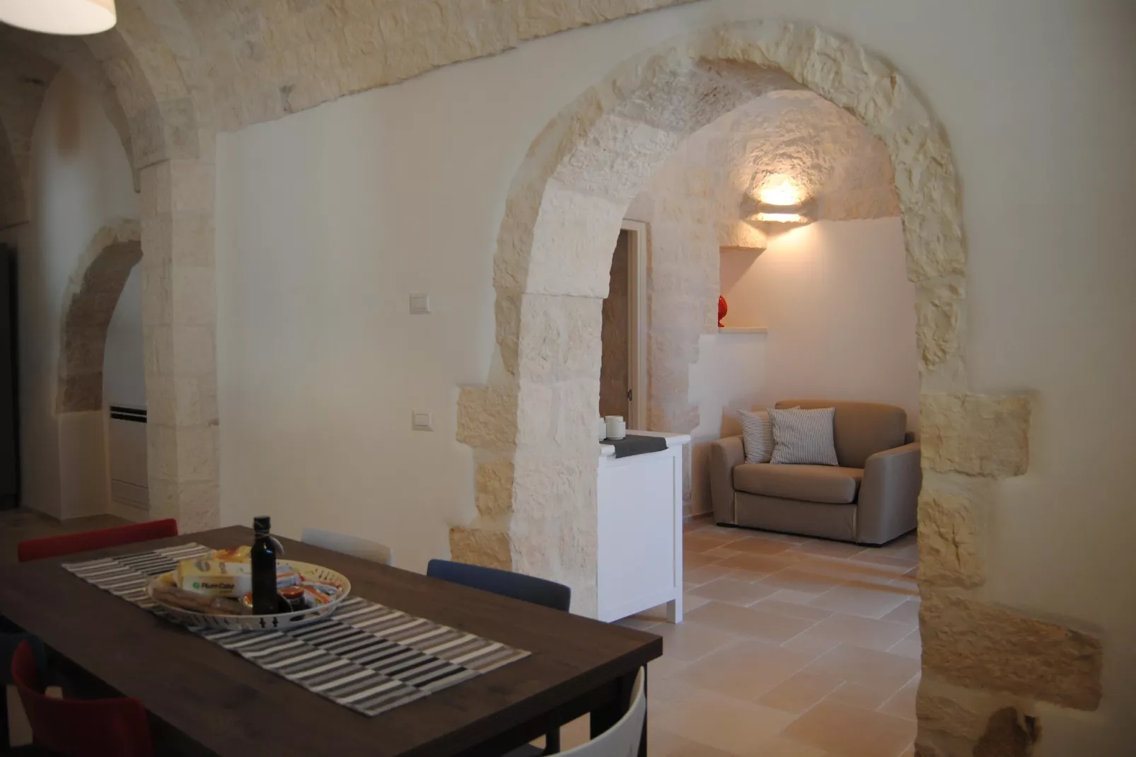 Trullo Rosa Ostuni-Eetkamer