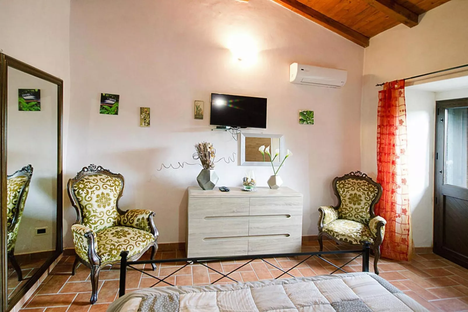 Holiday home, Francavilla di Sicilia-Casa Virginia-Woonkamer