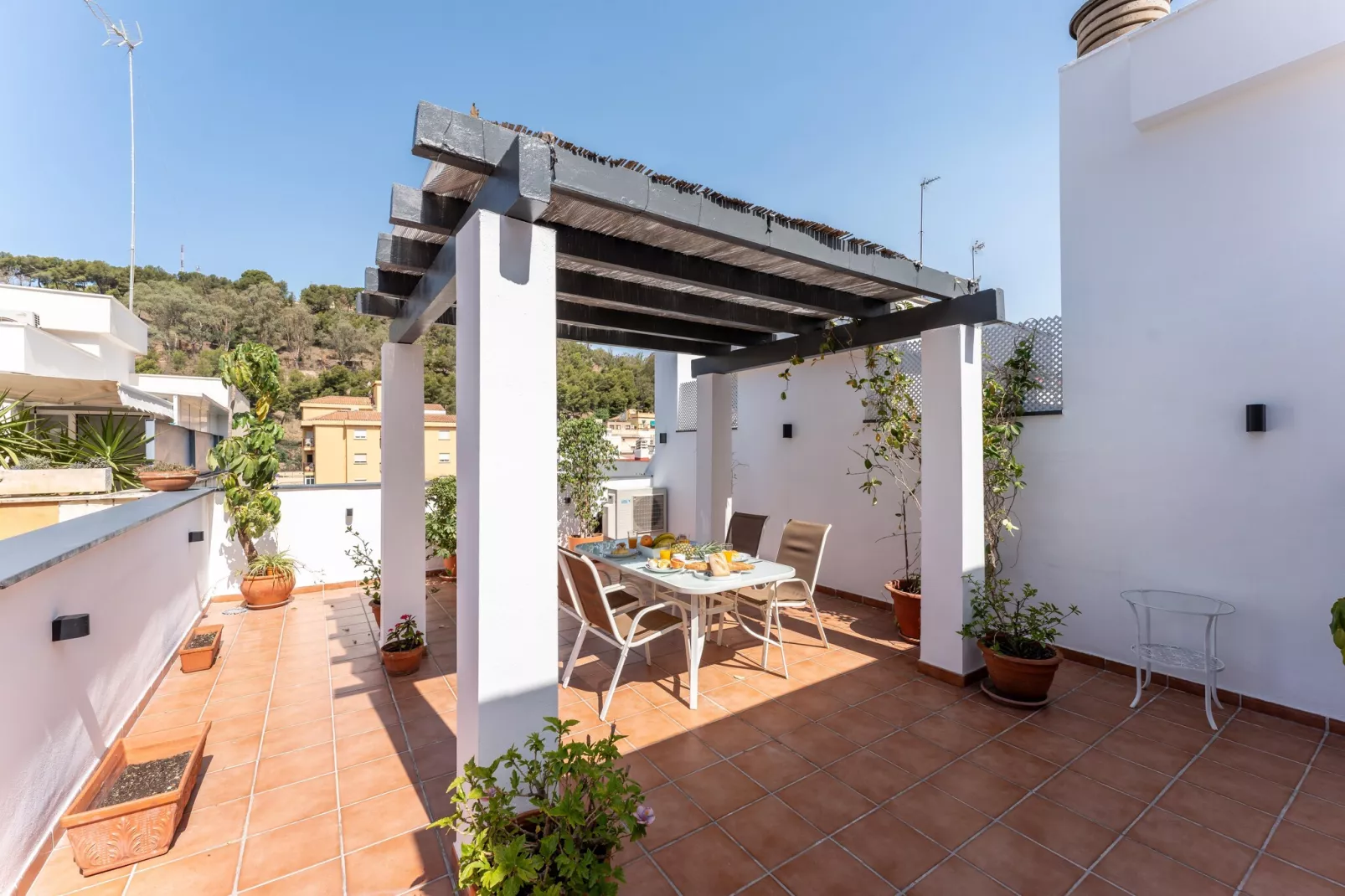 CT 252 - Faro's Malaga Citylights - Amazing Roof Terrace-Terrasbalkon