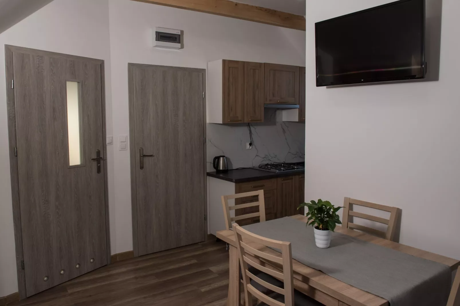 Apartament 4-osobowy piętro Jarosławiec-Eetkamer