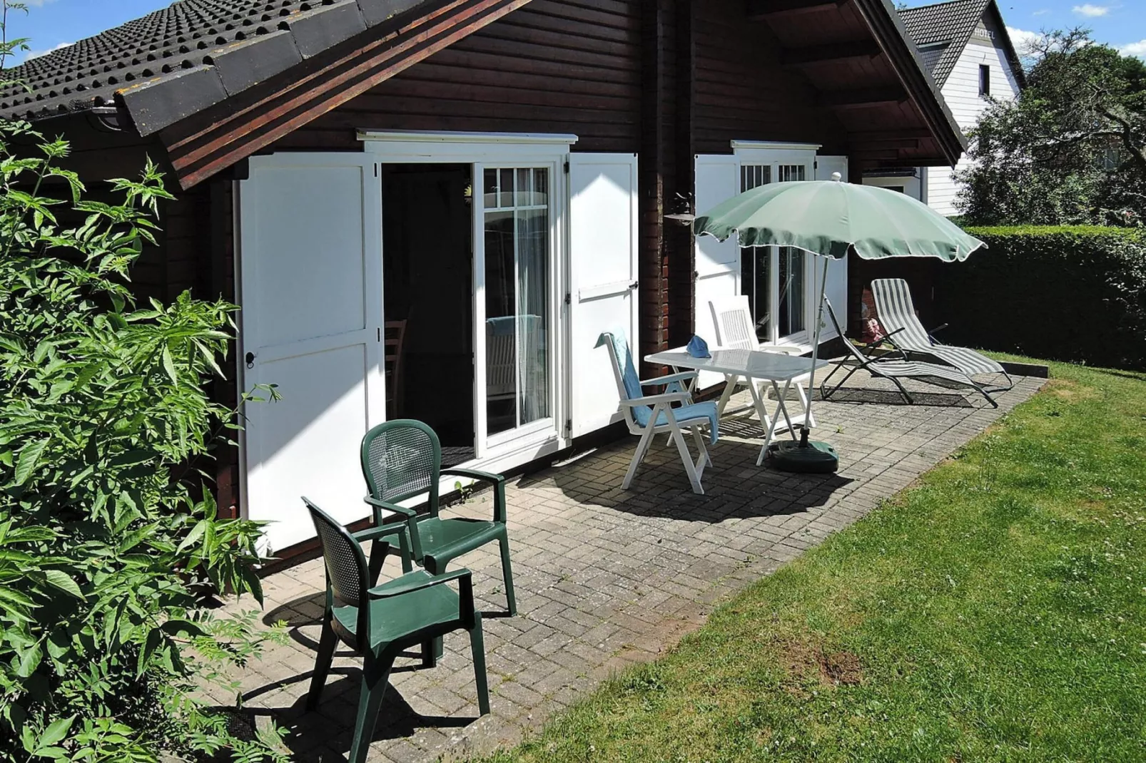 Ferienhaus Spatz 4 Pers-Tuinen zomer