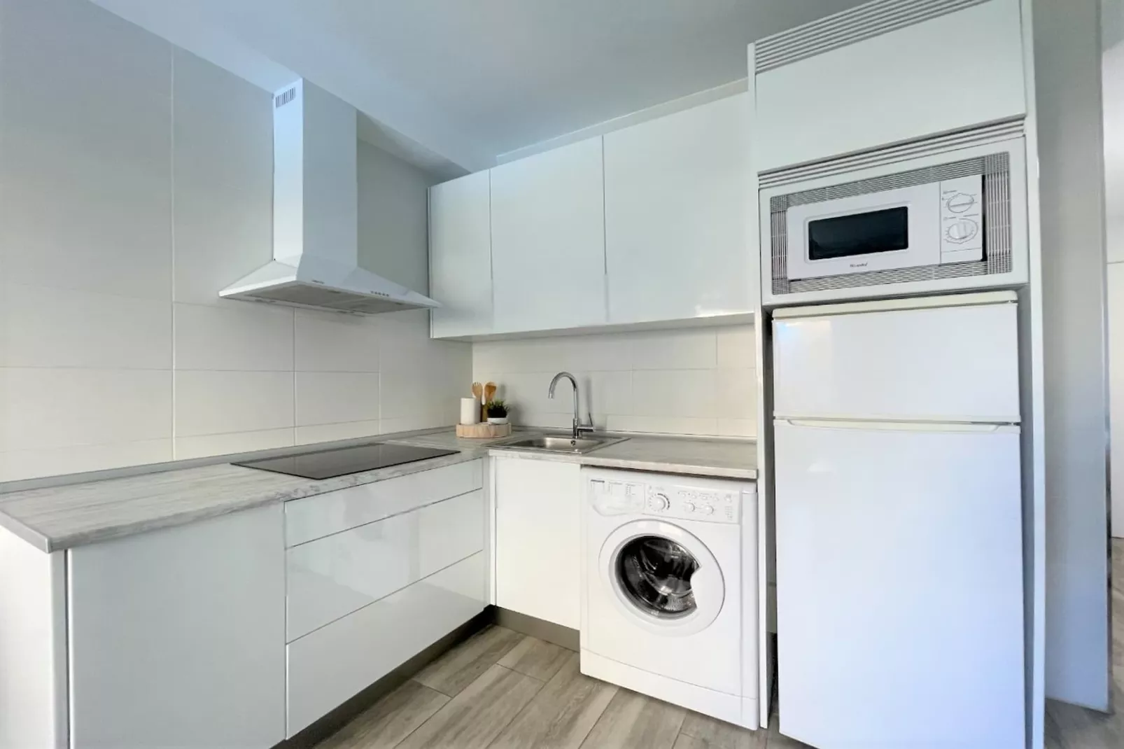 Apartamento con terraza 705-Keuken