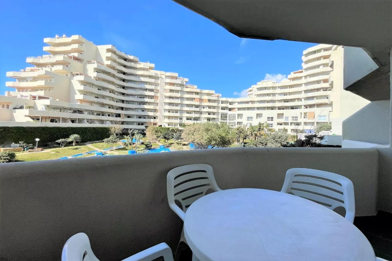 Apartamento con terraza y vistas 327-Uitzicht zomer