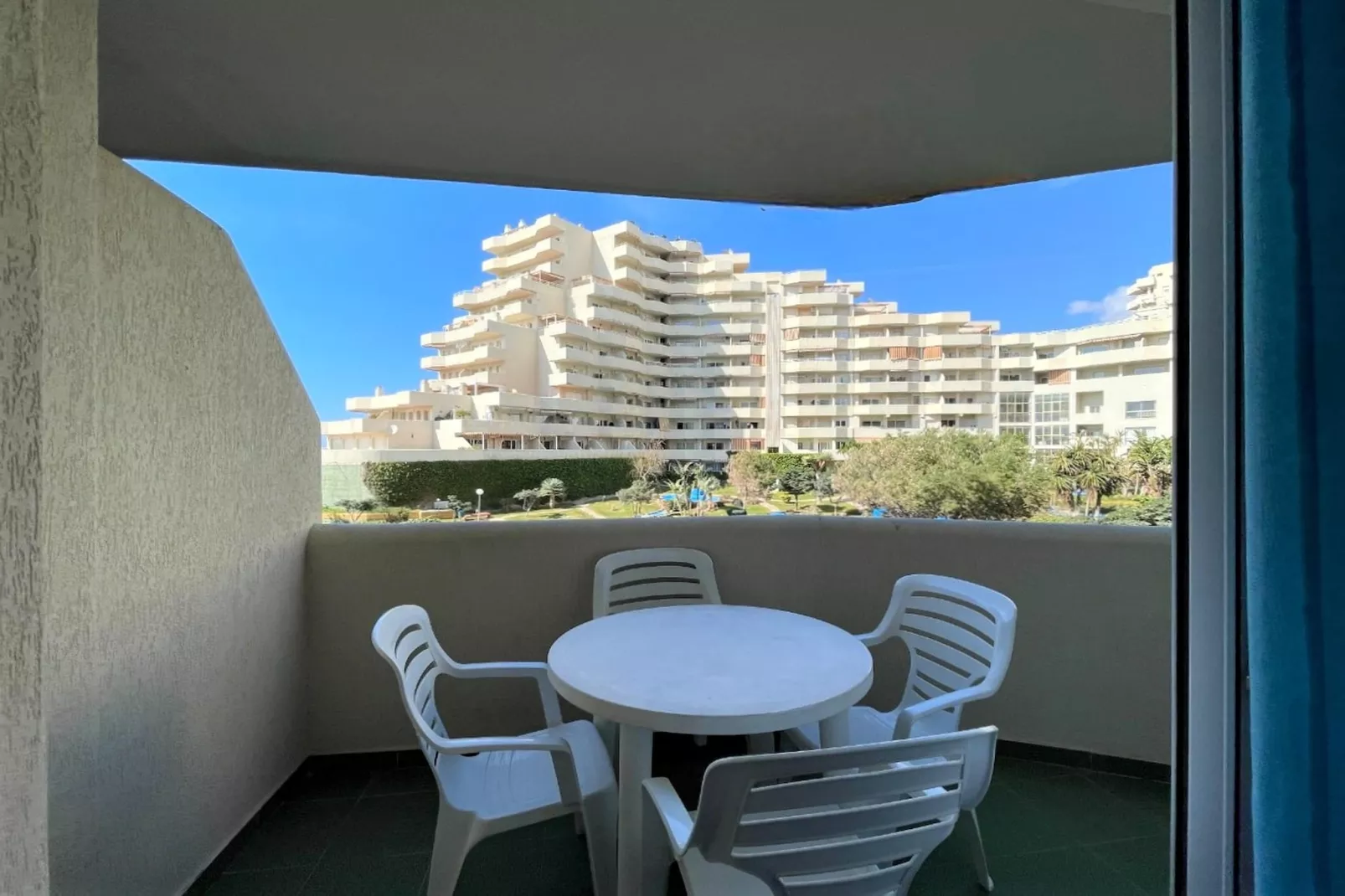 Apartamento con terraza y vistas 327-Uitzicht zomer