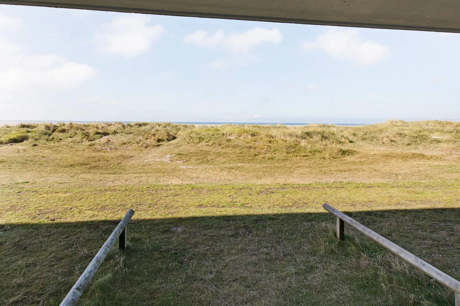 2 room w/seaview-Binnen